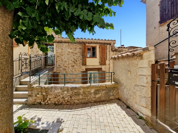 Charmante maison de village avec vue dégagée à Bonson - 97 m²