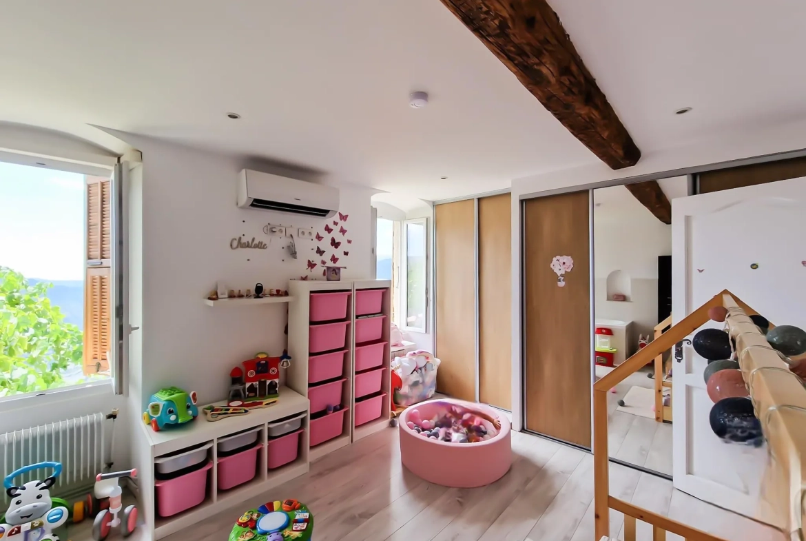 Charmante maison de village avec vue dégagée à Bonson - 97 m² 
