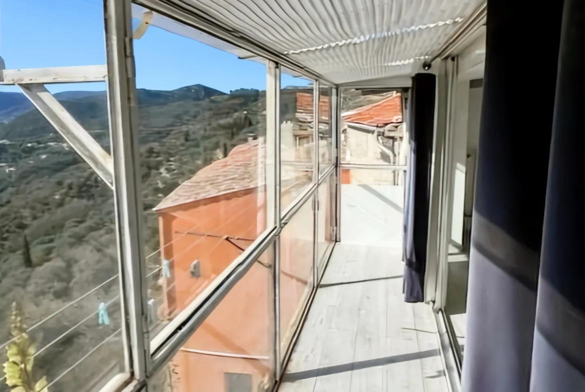 Charmante maison de village avec vue dégagée à Bonson - 97 m² 