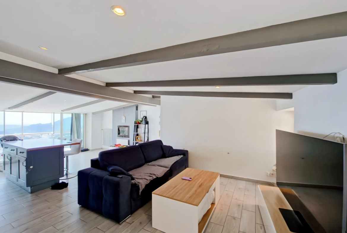 Charmante maison de village avec vue dégagée à Bonson - 97 m² 