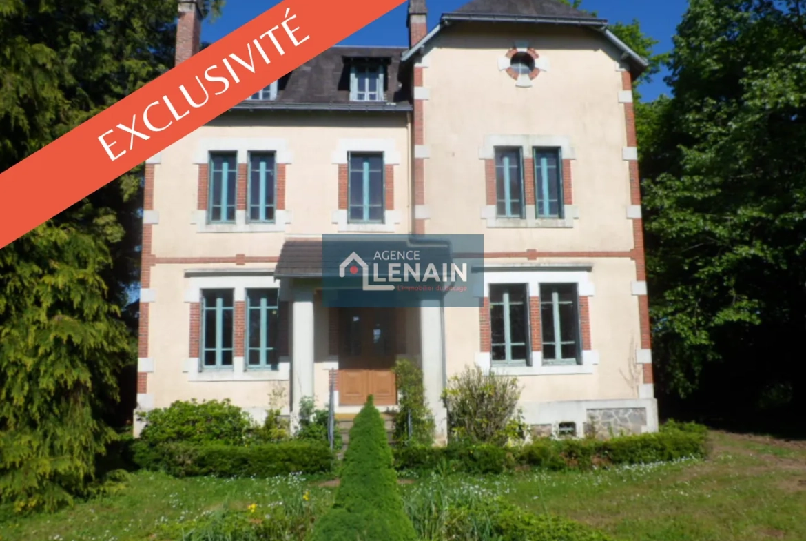 Maison bourgeoise à rénover avec terrain de 1900 m² à St Pierre du Chemin 