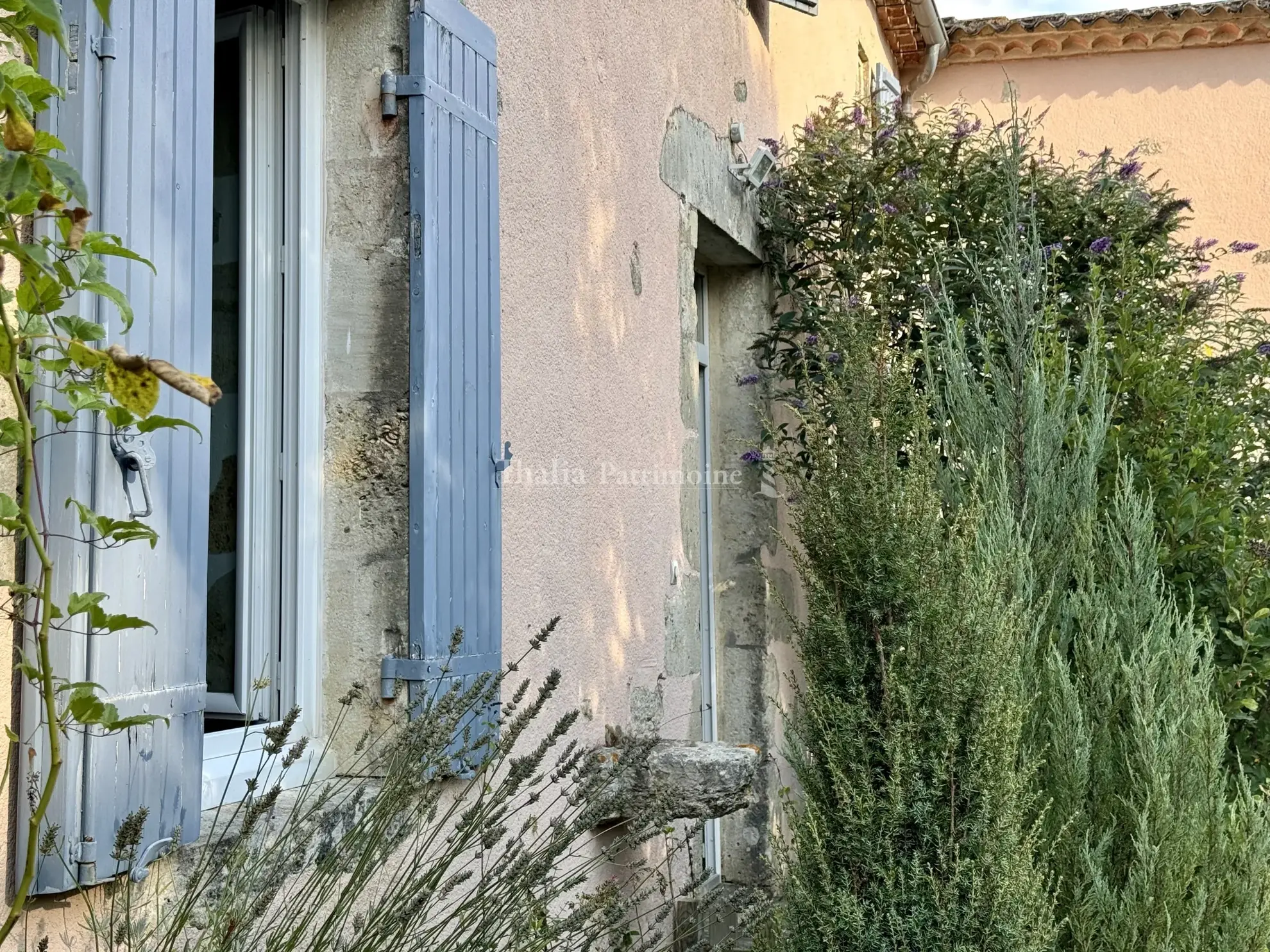 Belle maison en pierre de 220m² avec atelier et jardin à Cadillac 