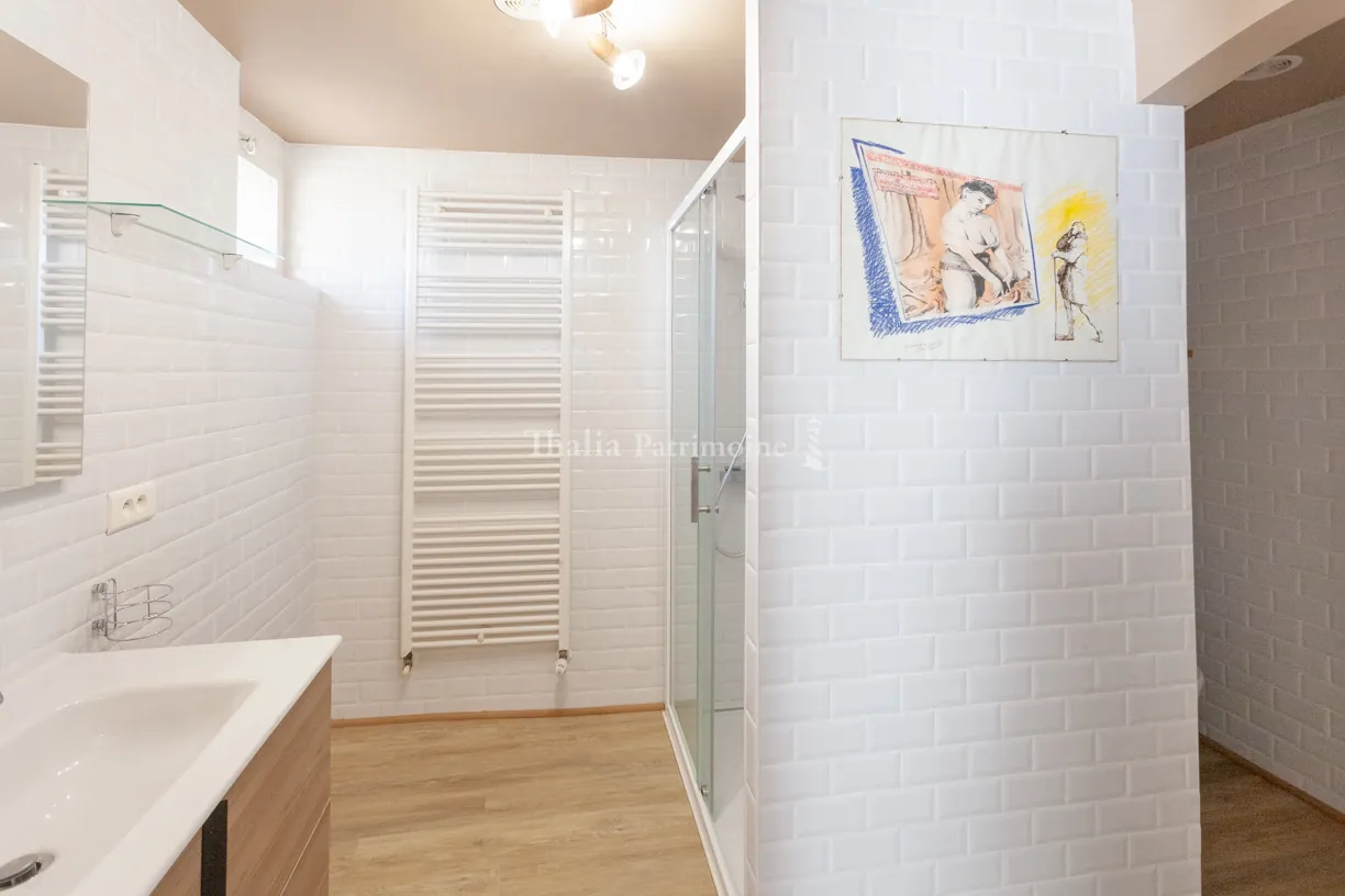 Belle maison en pierre de 220m² avec atelier et jardin à Cadillac 