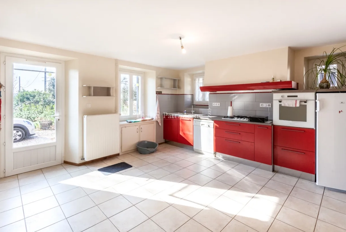 Belle maison en pierre de 220m² avec atelier et jardin à Cadillac 