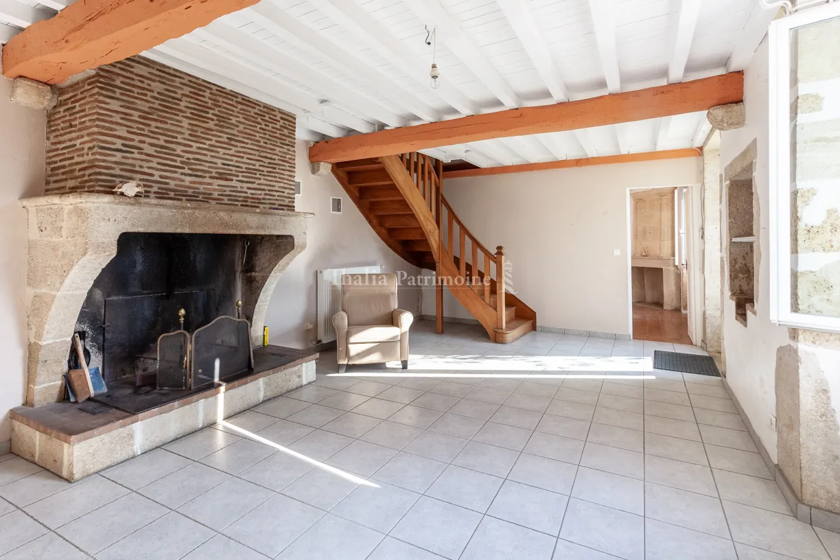 Belle maison en pierre de 220m² avec atelier et jardin à Cadillac 