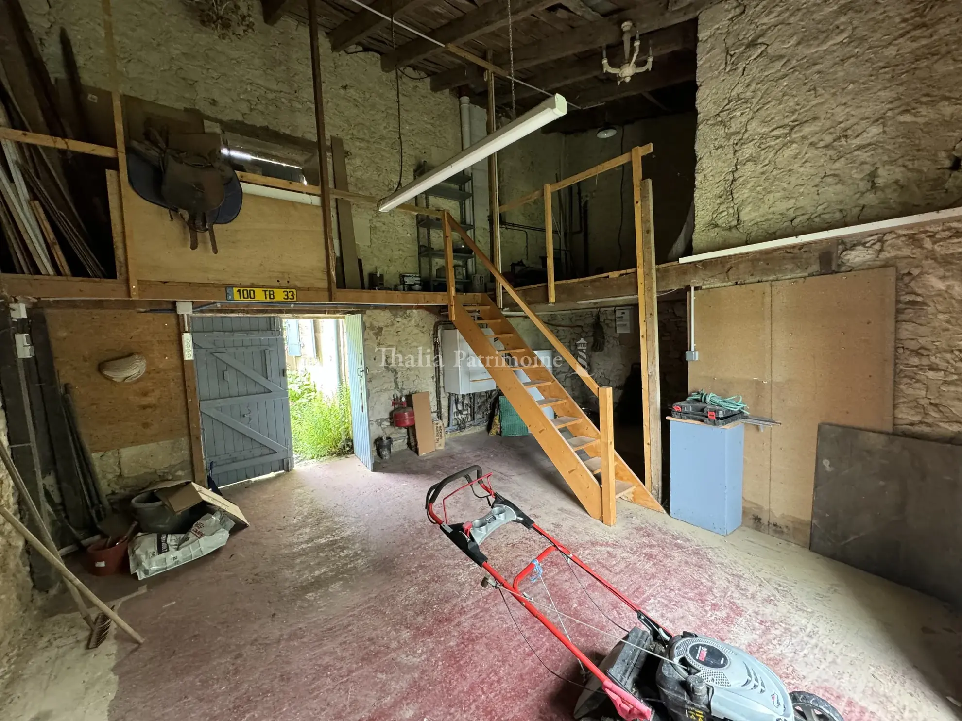 Belle maison en pierre de 220m² avec atelier et jardin à Cadillac 