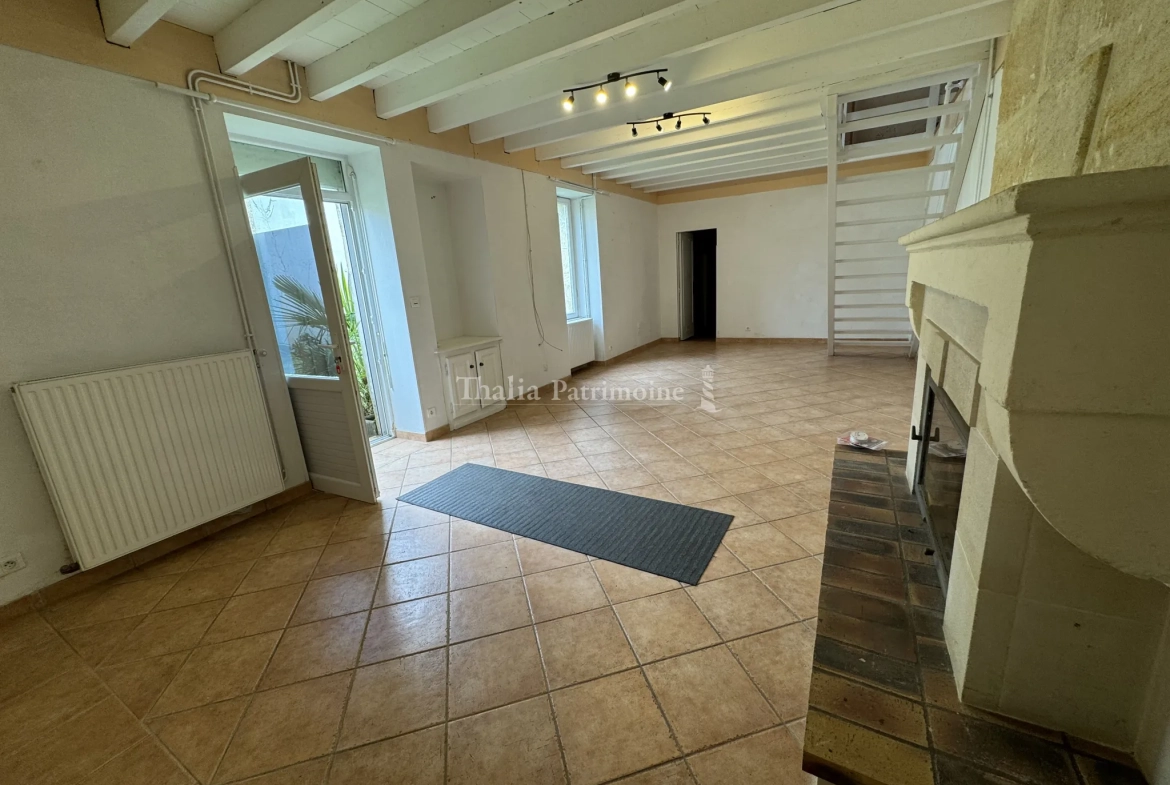 Belle maison en pierre de 220m² avec atelier et jardin à Cadillac 