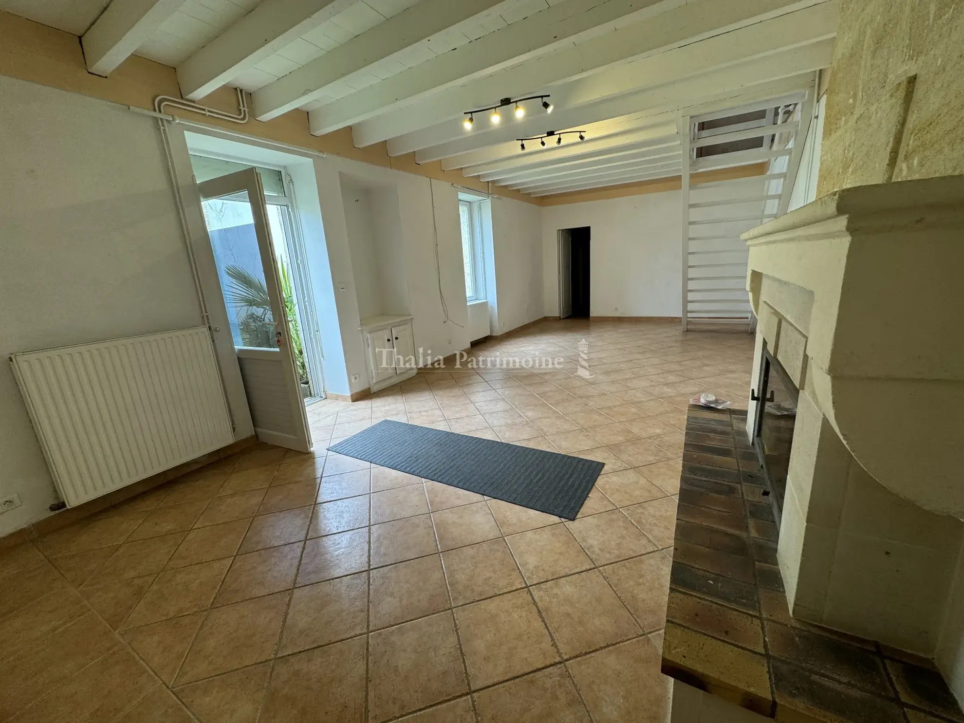 Belle maison en pierre de 220m² avec atelier et jardin à Cadillac 