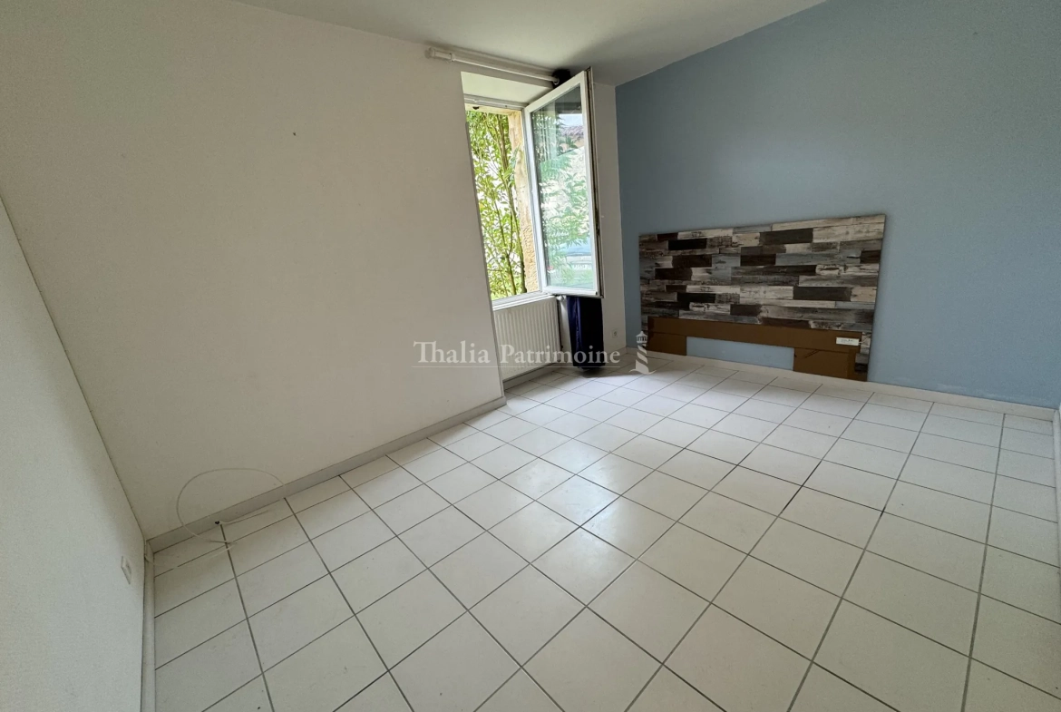 Belle maison en pierre de 220m² avec atelier et jardin à Cadillac 