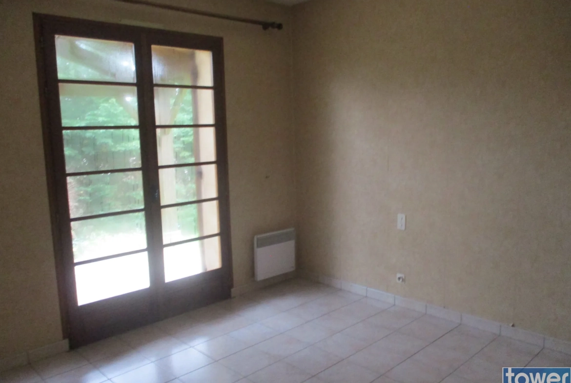 Belle villa de 4 chambres avec terrain arboré près de Marmande 
