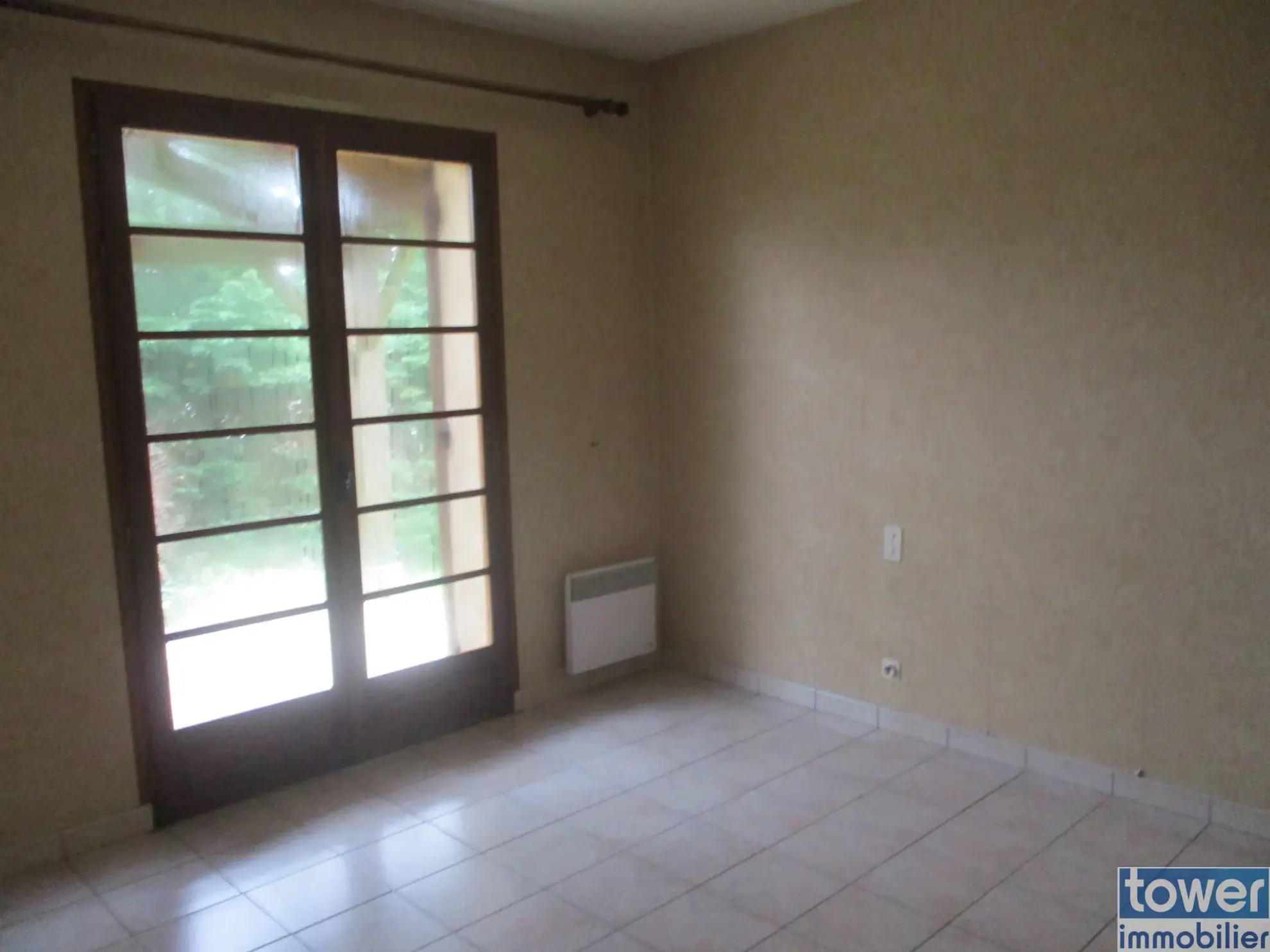 Belle villa de 4 chambres avec terrain arboré près de Marmande 