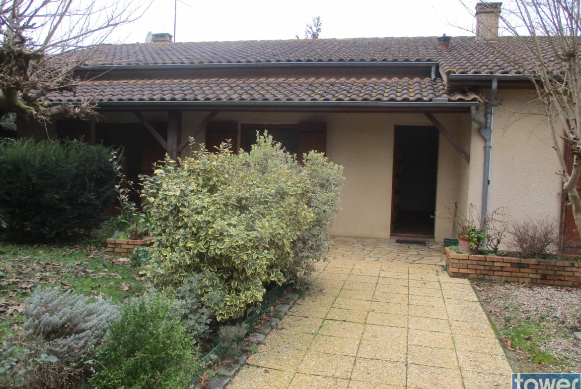 Belle villa de 4 chambres avec terrain arboré près de Marmande 