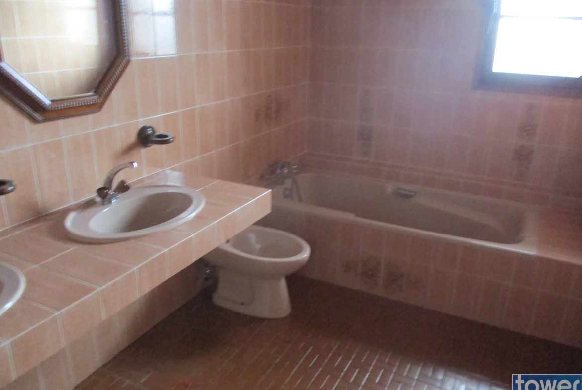 Belle villa de 4 chambres avec terrain arboré près de Marmande 