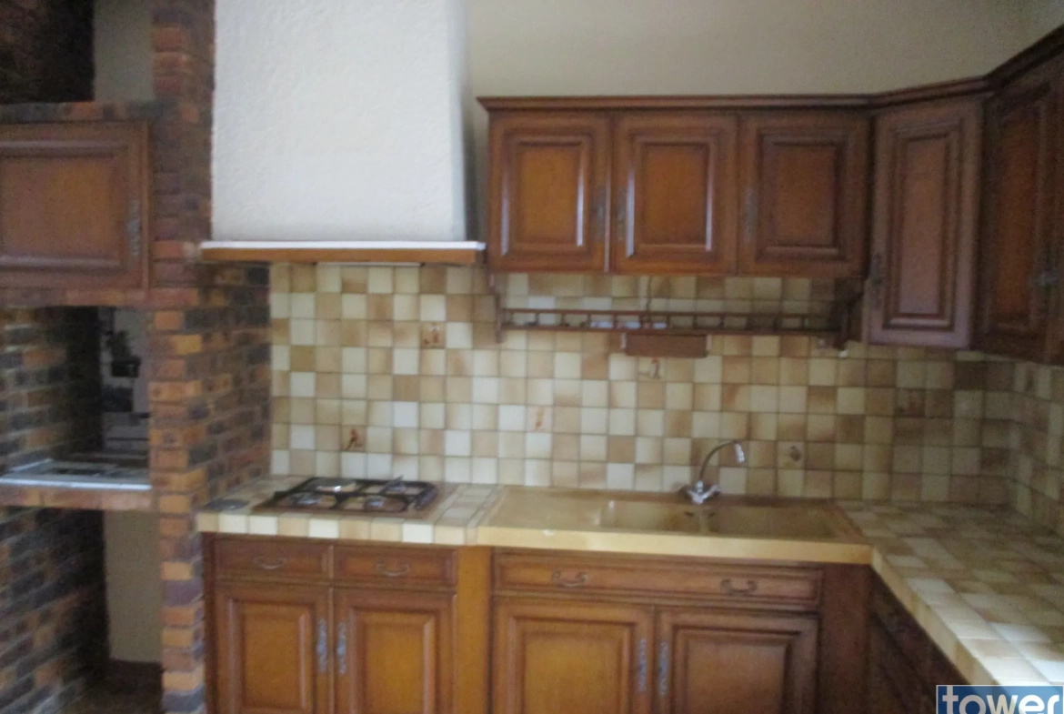 Belle villa de 4 chambres avec terrain arboré près de Marmande 