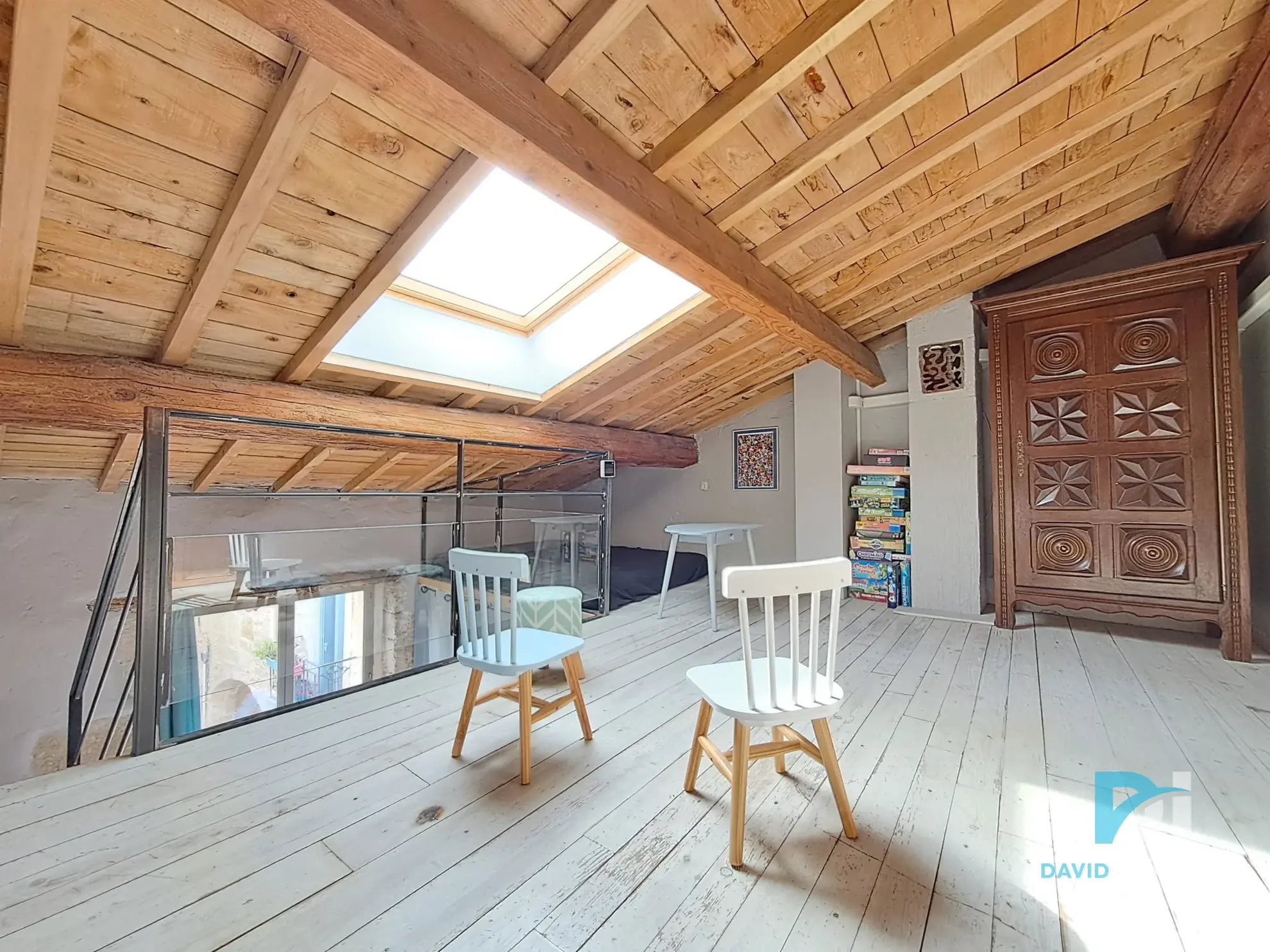 Maison atypique T3 en pierre à Tourbes, 82 m², cadre convivial et charme de l'ancien 