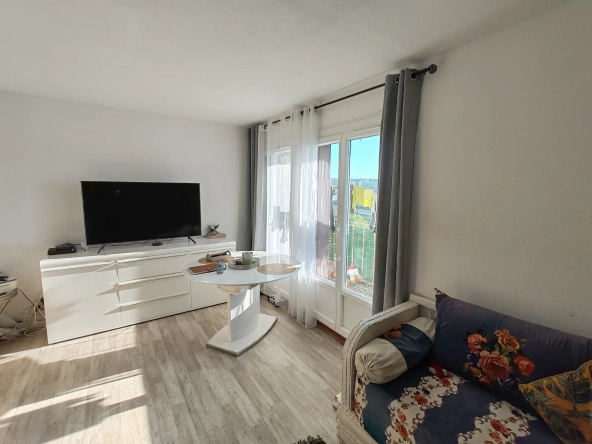Appartement T3 lumineux avec balcon à Toulon-Beaulieu avec cave et stationnement