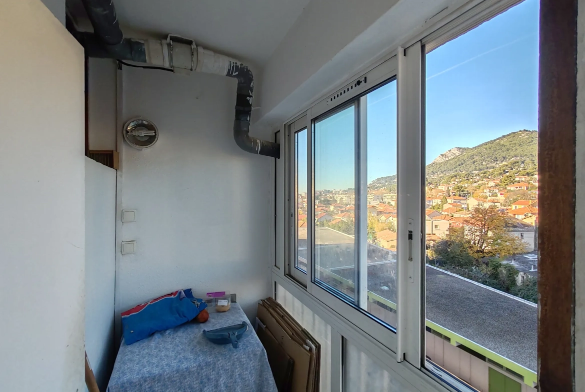 Appartement T3 lumineux avec balcon à Toulon-Beaulieu avec cave et stationnement 