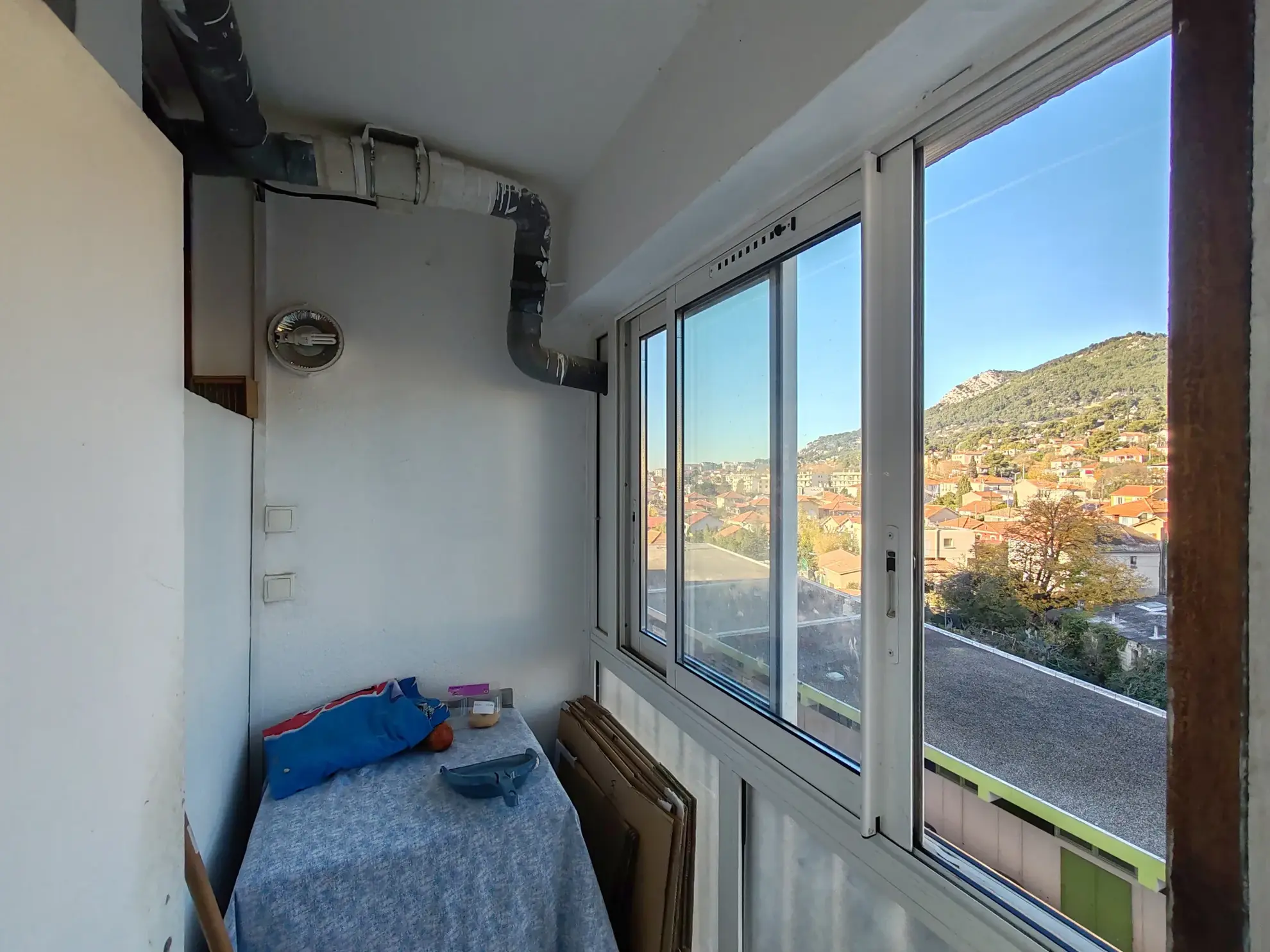 Appartement T3 lumineux avec balcon à Toulon-Beaulieu avec cave et stationnement 