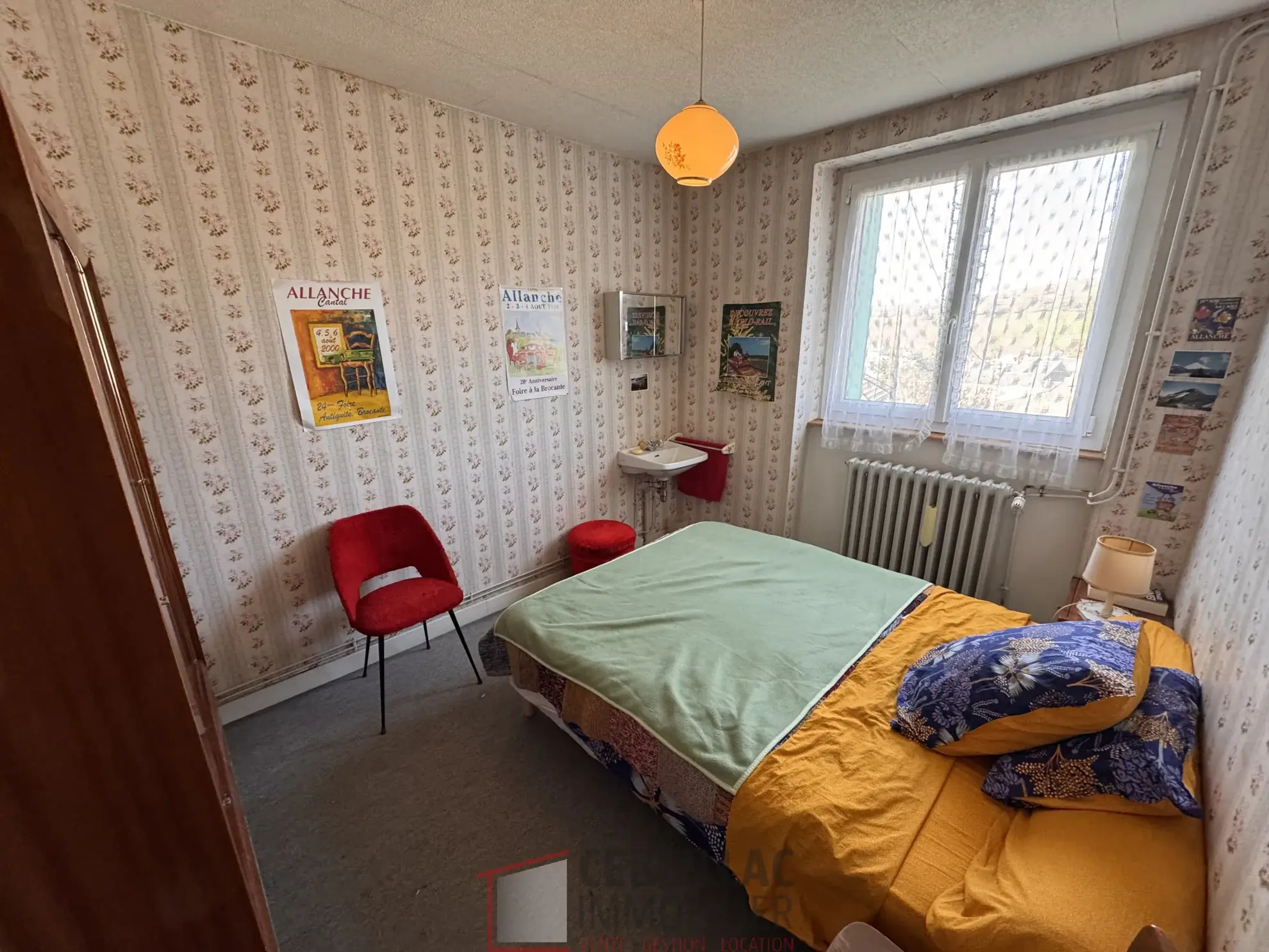 Maison à vendre sur les hauteurs d'Allanche avec 4 chambres et terrain de 586 m² 