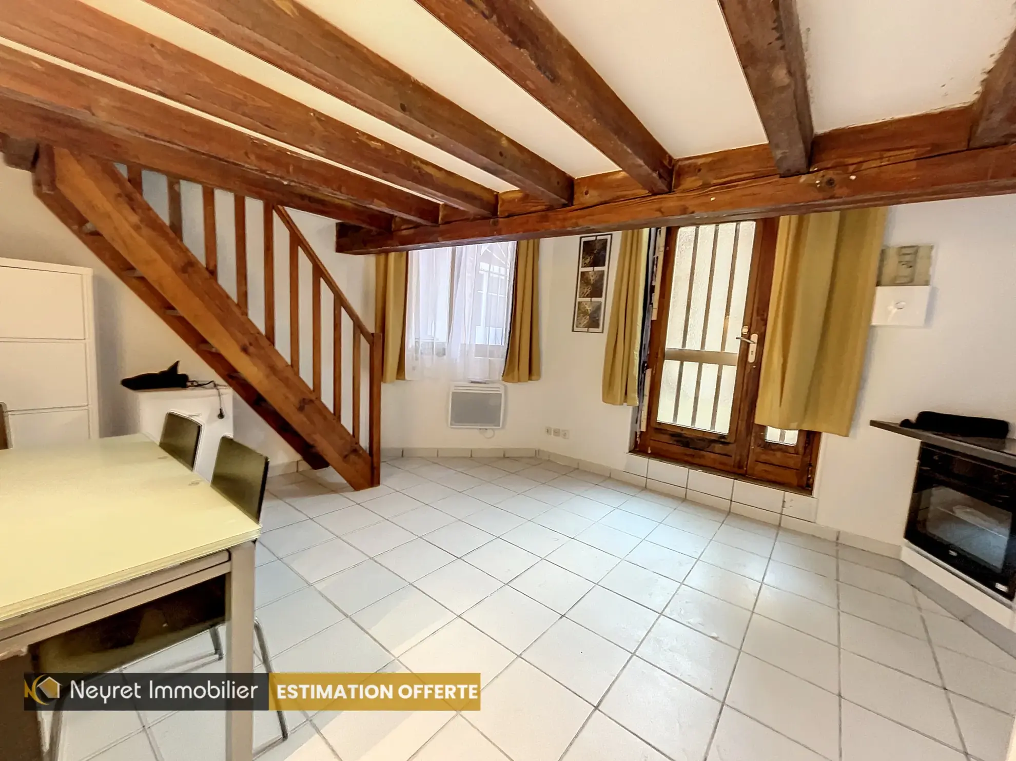 Appartement F1 bis avec mezzanine au centre-ville de Saint-Étienne 