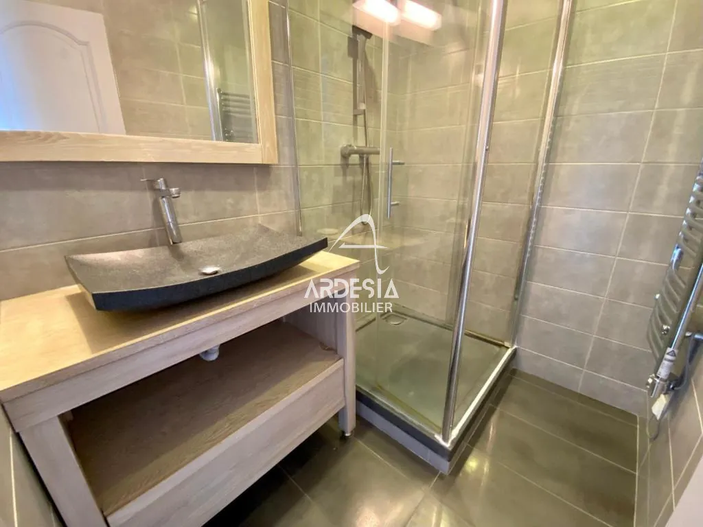 Magnifique appartement 3 pièces rénové au centre de Le Corbier 