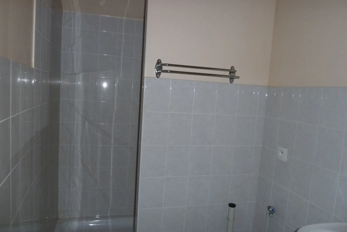 Maison de 4 appartements à vendre à Chatillon en Bazois - Opportunité d'investissement 