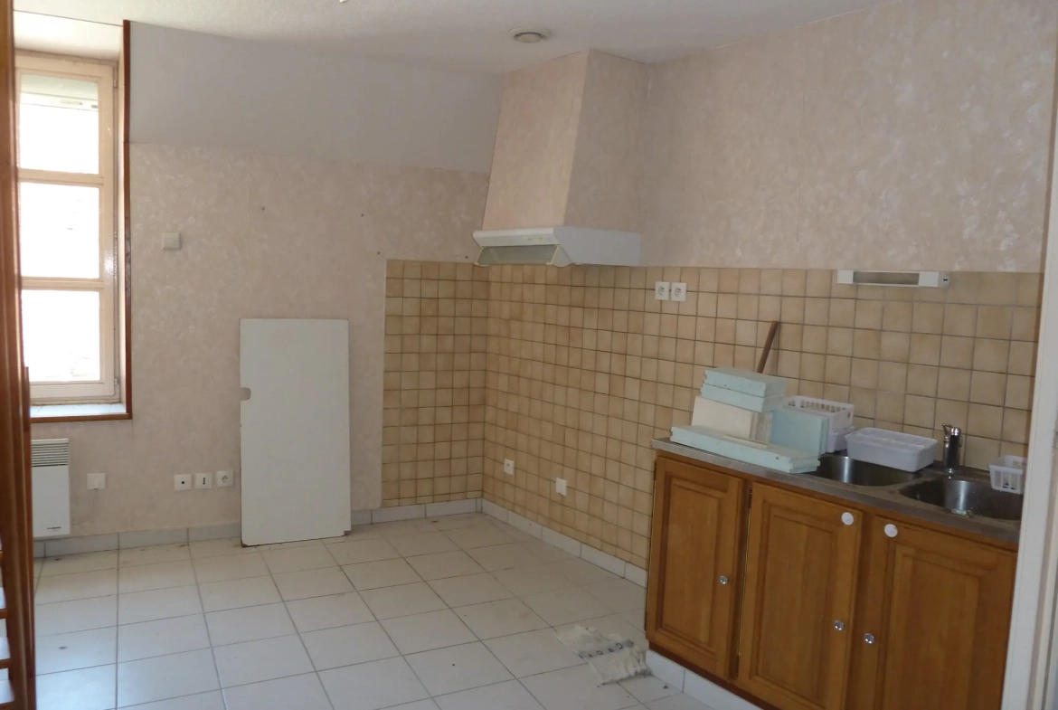 Maison de 4 appartements à vendre à Chatillon en Bazois - Opportunité d'investissement 