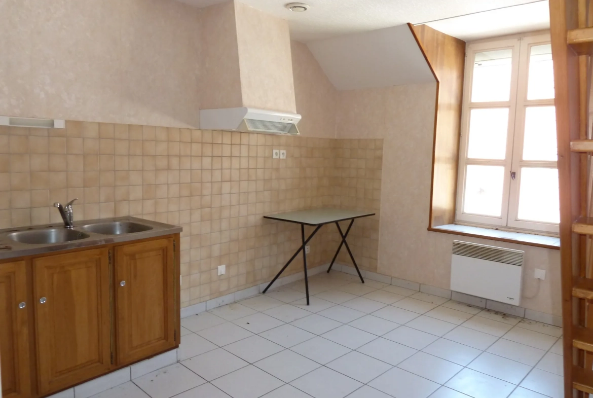 Maison de 4 appartements à vendre à Chatillon en Bazois - Opportunité d'investissement 