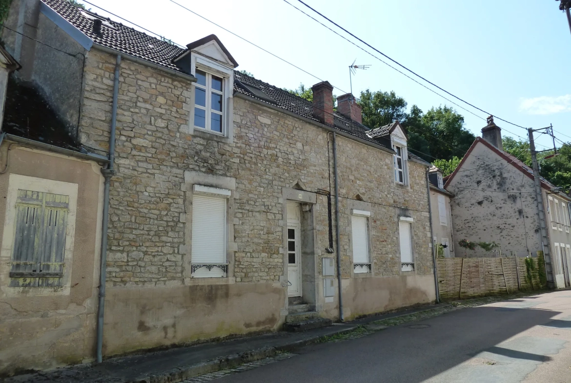 Maison de 4 appartements à vendre à Chatillon en Bazois - Opportunité d'investissement 