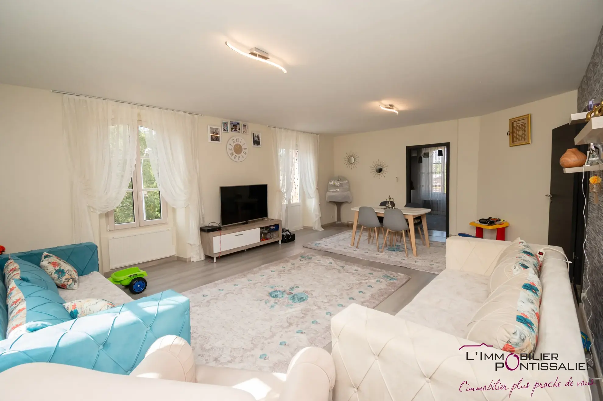 Appartement 5 pièces à Pontarlier avec jardin, garage et dépendances 