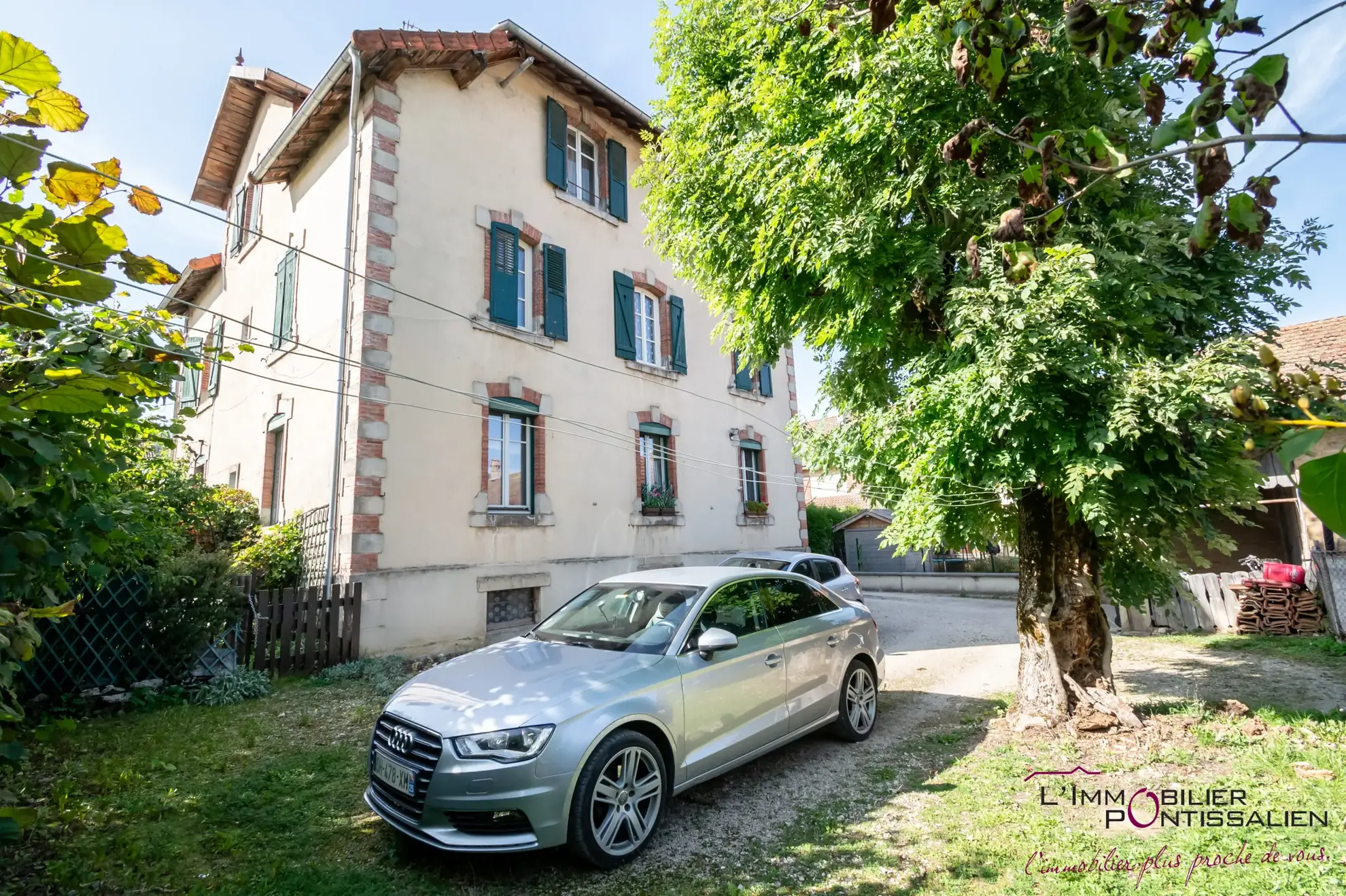 Appartement 5 pièces à Pontarlier avec jardin, garage et dépendances 