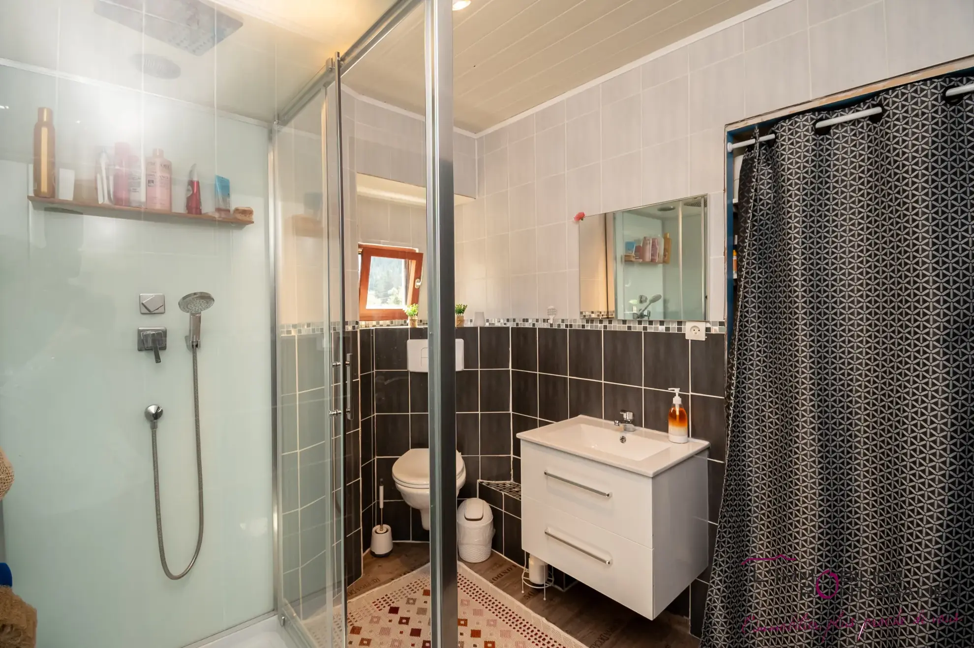 Appartement 5 pièces à Pontarlier avec jardin, garage et dépendances 