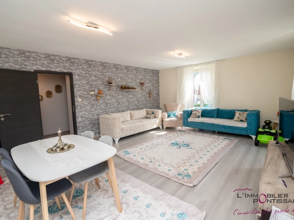 Appartement 5 pièces à Pontarlier avec jardin, garage et dépendances