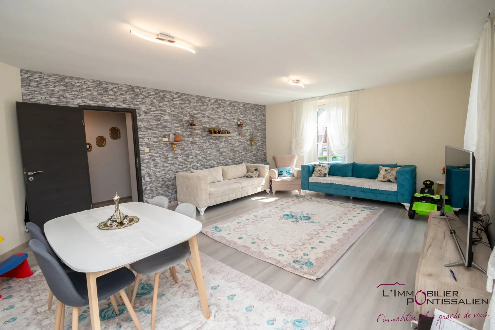 Appartement 5 pièces à Pontarlier avec jardin, garage et dépendances 