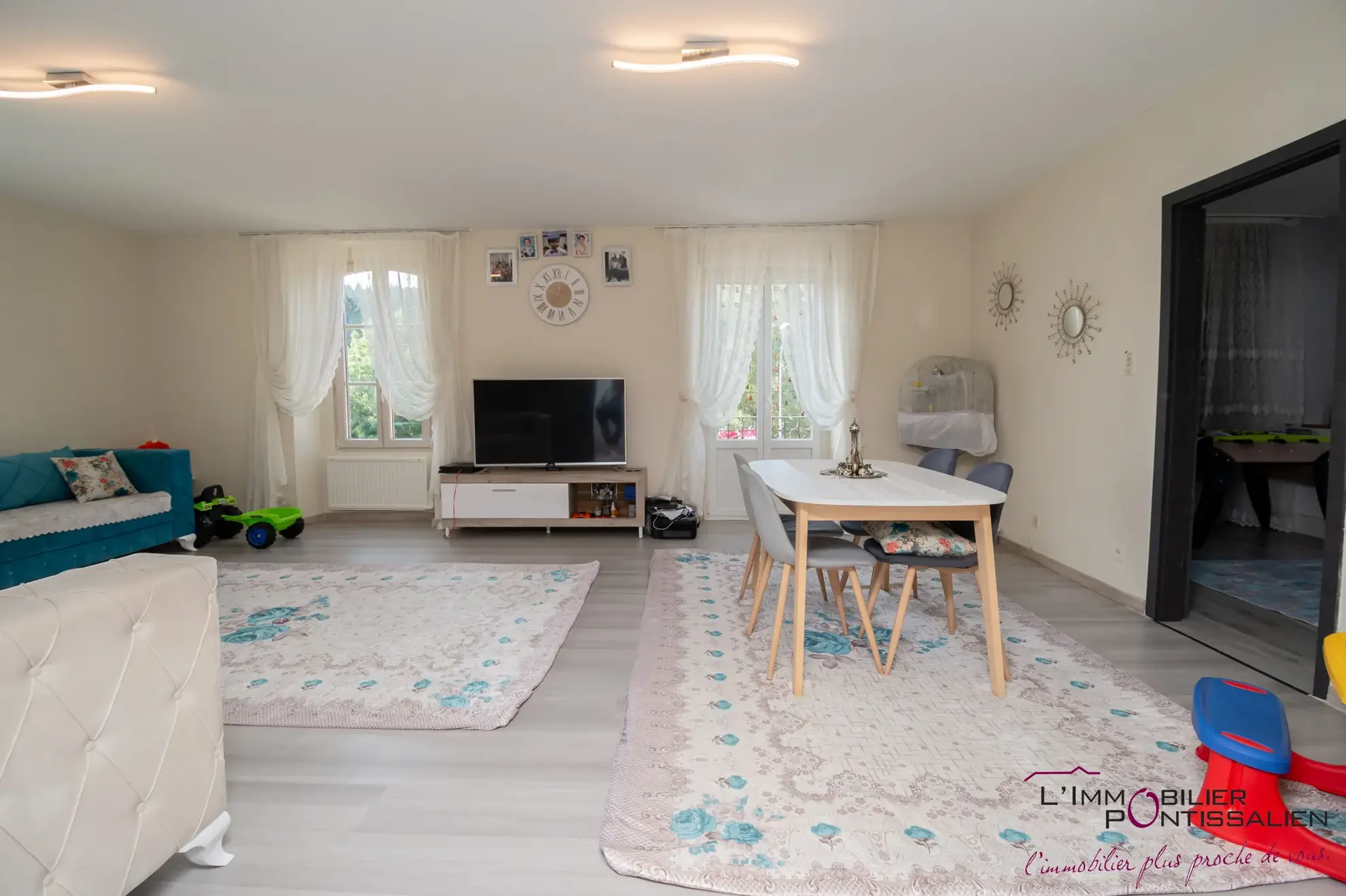 Appartement 5 pièces à Pontarlier avec jardin, garage et dépendances 