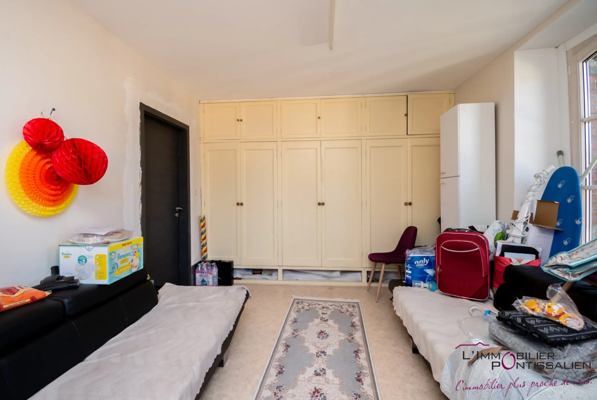Appartement 5 pièces à Pontarlier avec jardin, garage et dépendances 