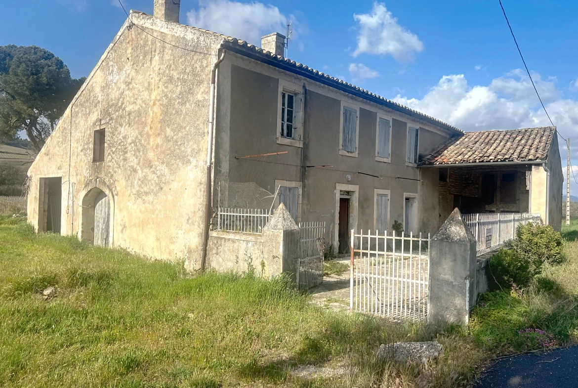 Ferme viticole à rénover dans la Drôme Provençale avec grand terrain et potentiel intérieur exceptionnel 