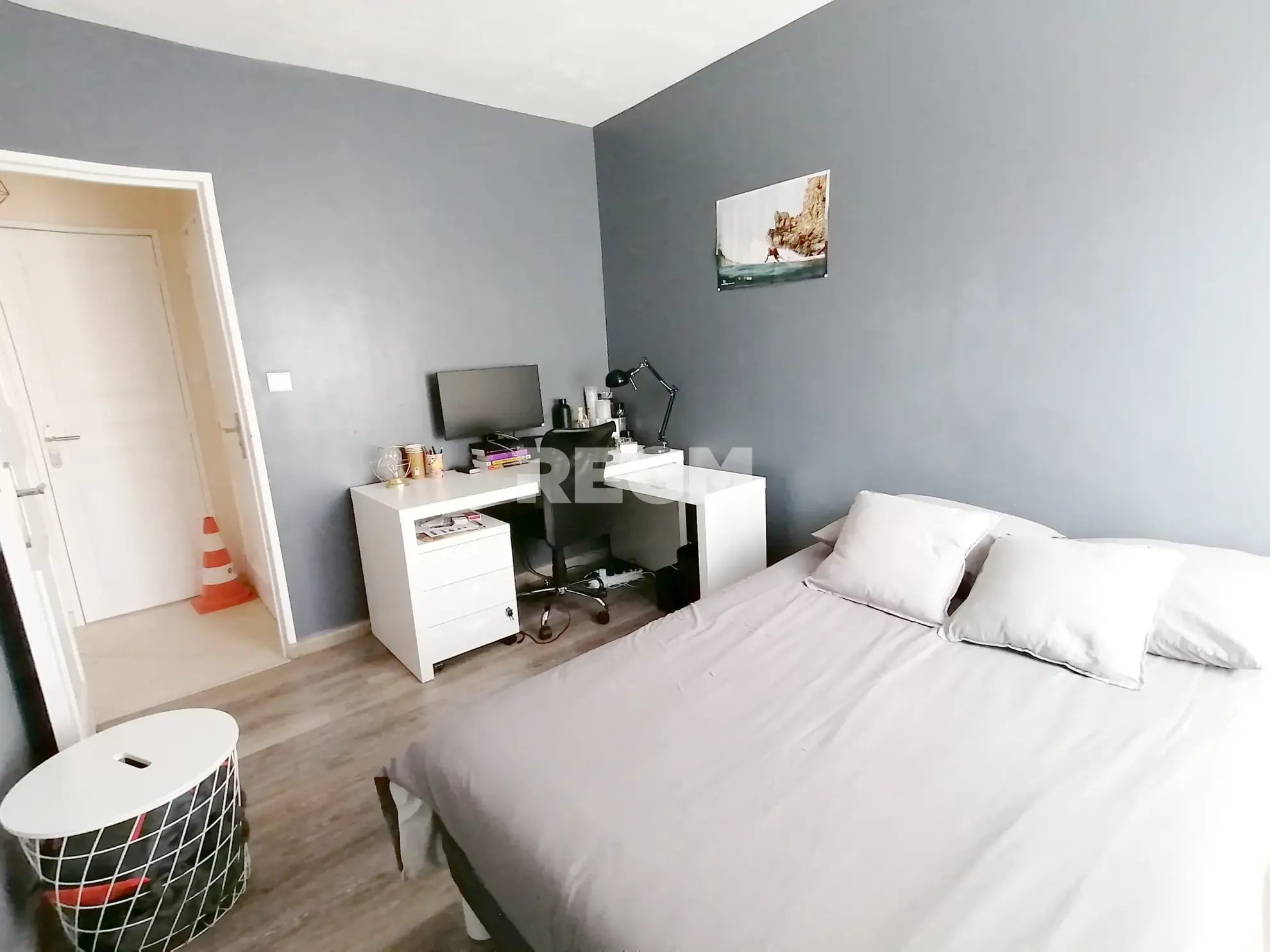 Appartement T5 lumineux à Marseille, dernier étage avec vue dégagée 