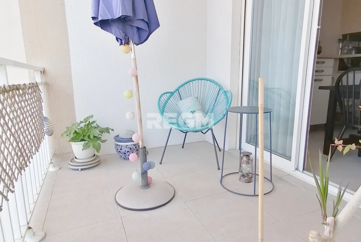 Appartement T5 lumineux à Marseille, dernier étage avec vue dégagée 