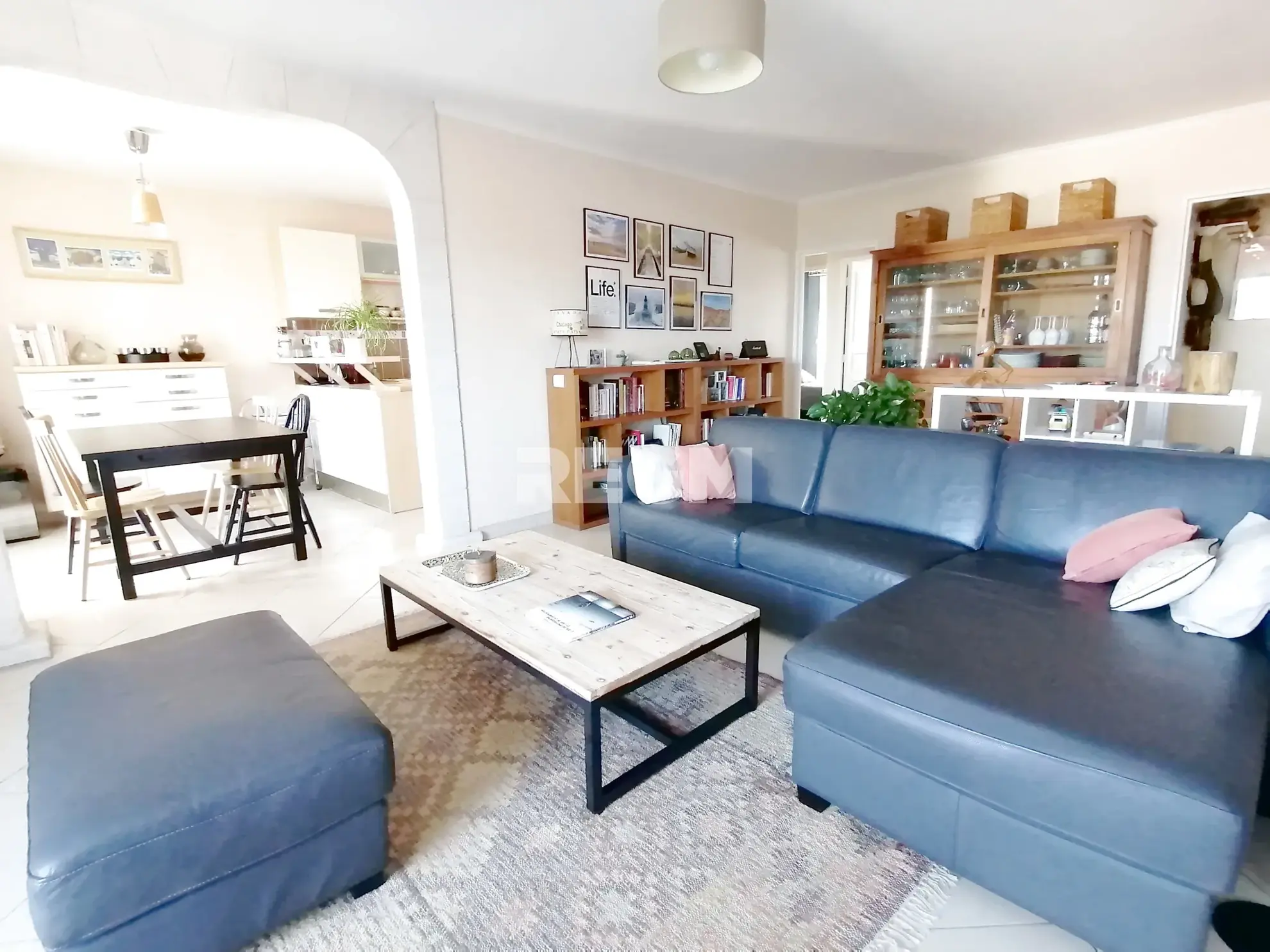 Appartement T5 lumineux à Marseille, dernier étage avec vue dégagée 