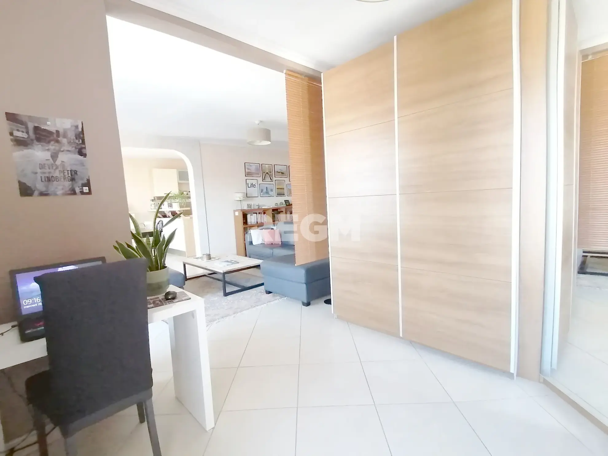 Appartement T5 lumineux à Marseille, dernier étage avec vue dégagée 