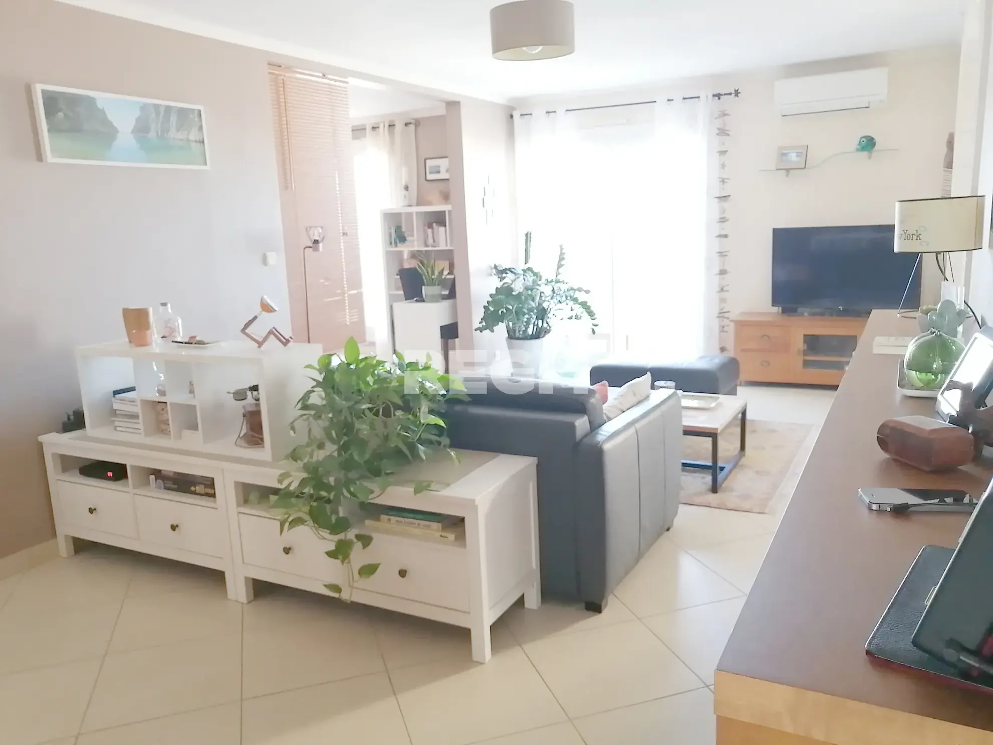 Appartement T5 lumineux à Marseille, dernier étage avec vue dégagée 