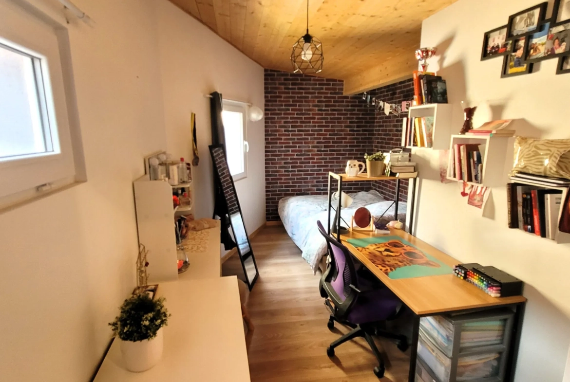 Maison rénovée avec piscine et garage à Stosswihr, 110 m², terrain ensoleillé 