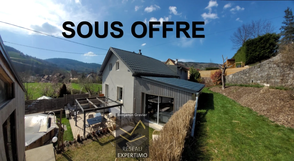 Maison rénovée avec piscine et garage à Stosswihr, 110 m², terrain ensoleillé