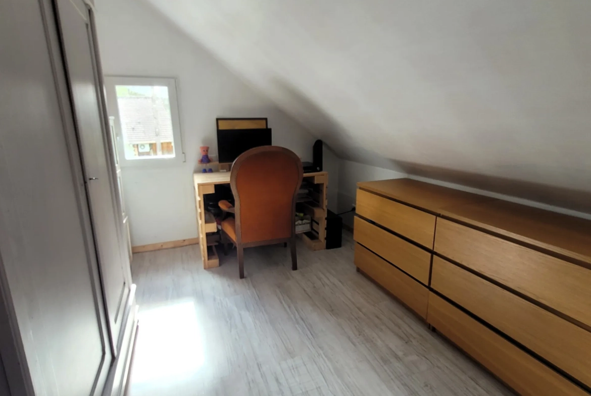 Maison rénovée avec piscine et garage à Stosswihr, 110 m², terrain ensoleillé 