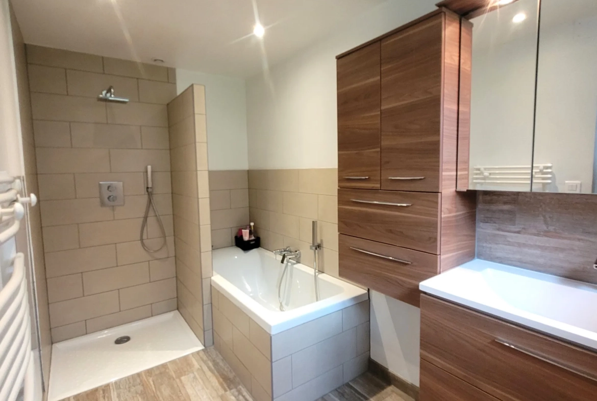 Maison rénovée avec piscine et garage à Stosswihr, 110 m², terrain ensoleillé 