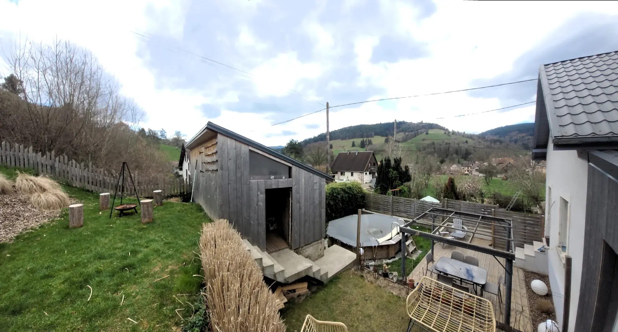Maison rénovée avec piscine et garage à Stosswihr, 110 m², terrain ensoleillé 