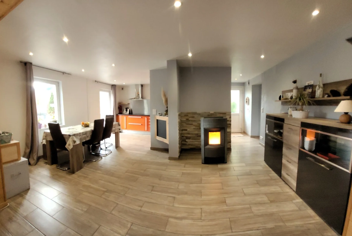 Maison rénovée avec piscine et garage à Stosswihr, 110 m², terrain ensoleillé 