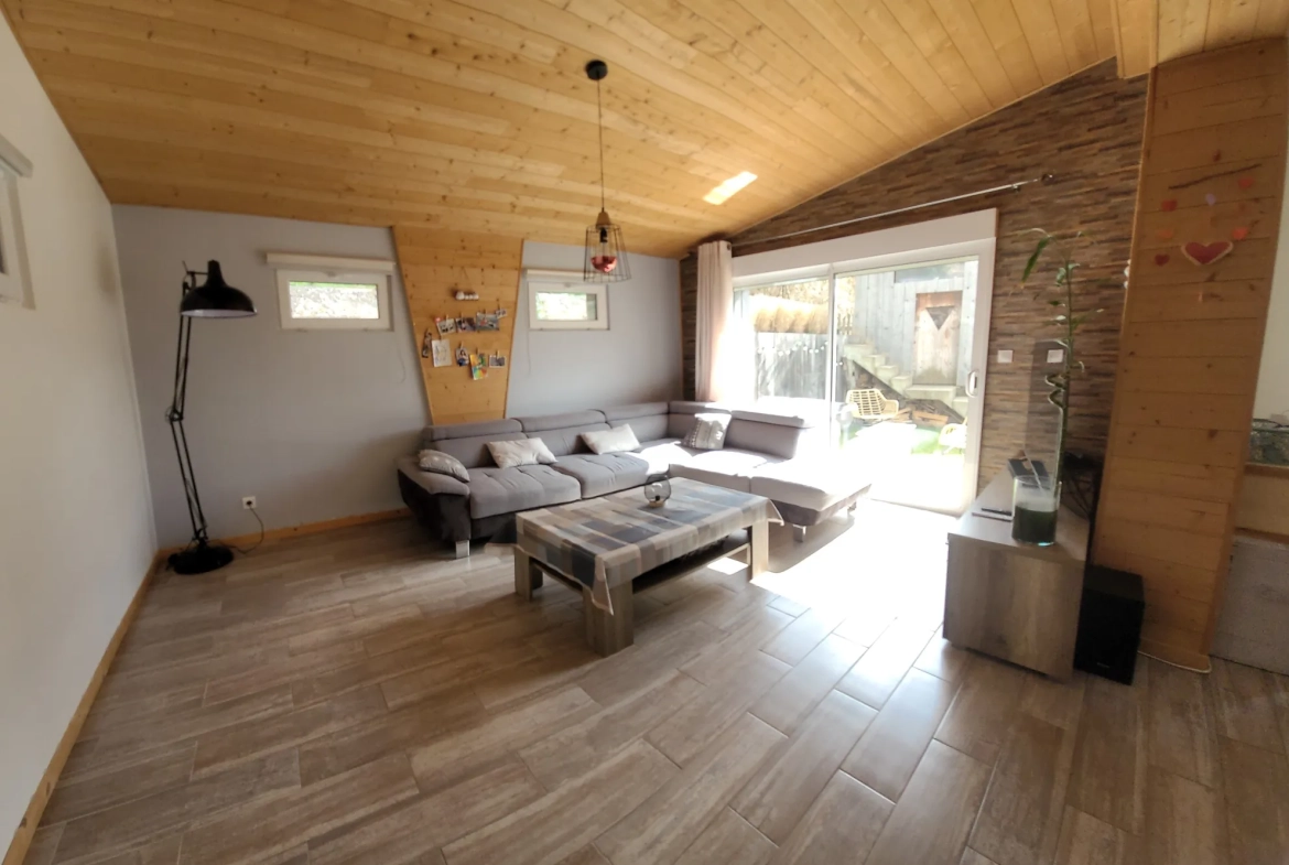 Maison rénovée avec piscine et garage à Stosswihr, 110 m², terrain ensoleillé 