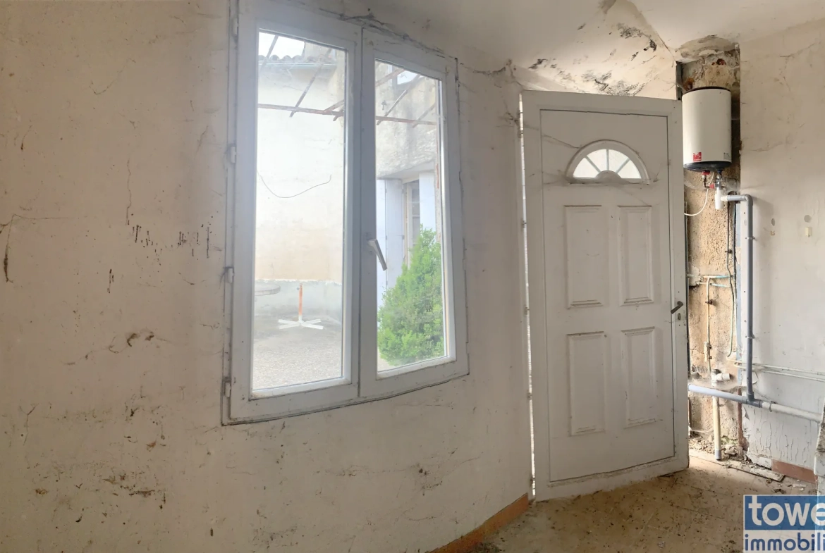 Maison à rénover de 120 m² avec dépendances à Beauvais sur Matha (17490) 